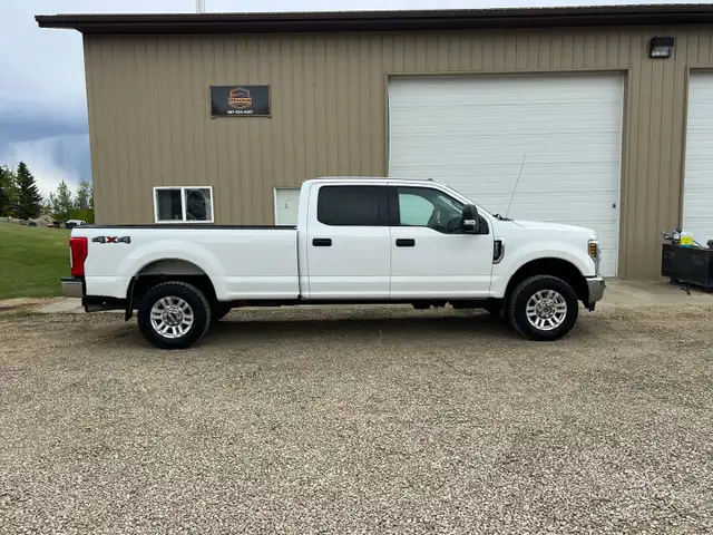 2018 Ford F250 XLT 6.2L Long Box Crew Cab - Photo 8