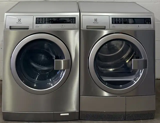 Ventless Apartment Size SET "ELECTROLUX" H33/W24/D25 - Photo 3
