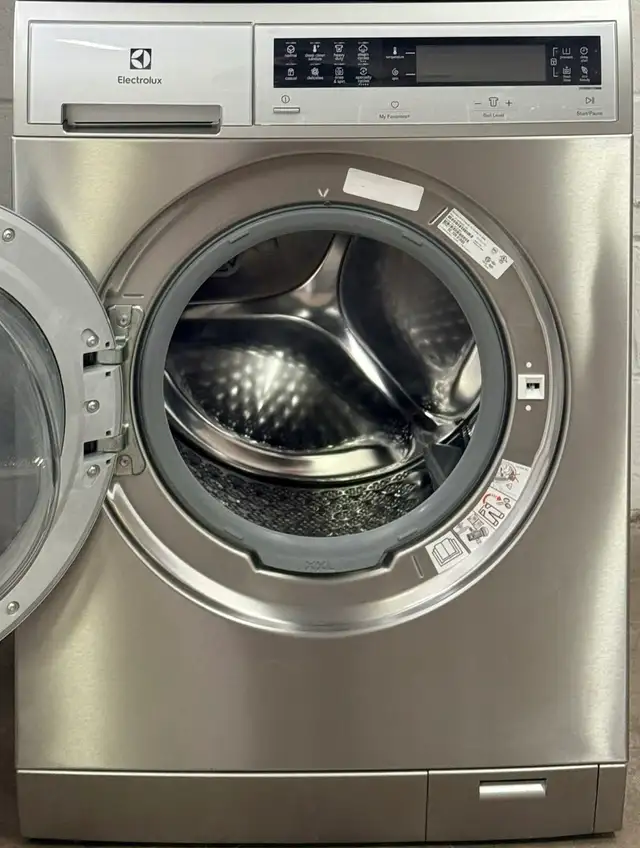 Ventless Apartment Size SET "ELECTROLUX" H33/W24/D25 - Photo 4