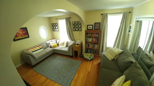 Dufferin Grove apartment in house, with two bedrooms, maybe 3! - Photo 2
