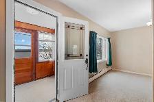 146 Lincoln Rd, 4-bedroom house (1bath 1kitchen)South, Near UNB - Photo 2