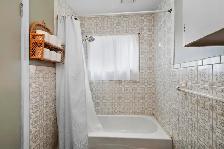 146 Lincoln Rd, 4-bedroom house (1bath 1kitchen)South, Near UNB - Photo 11