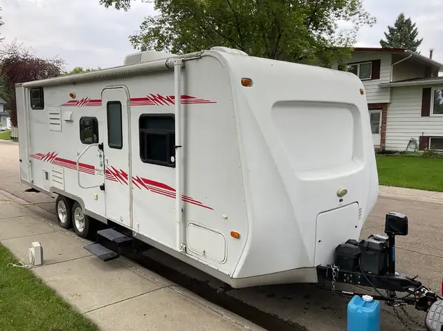 Travel Trailer - Photo 2