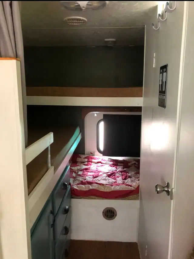 Travel Trailer - Photo 4