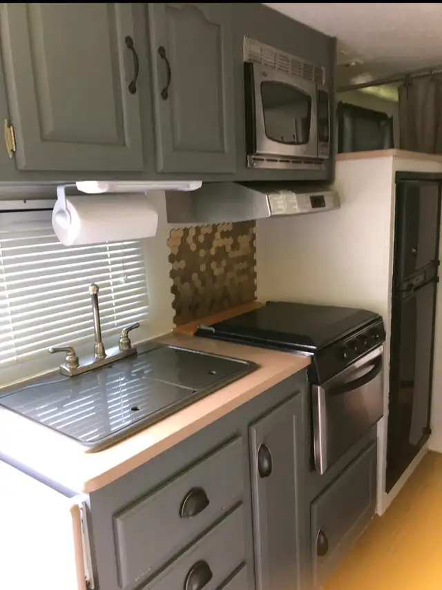 Travel Trailer - Photo 8