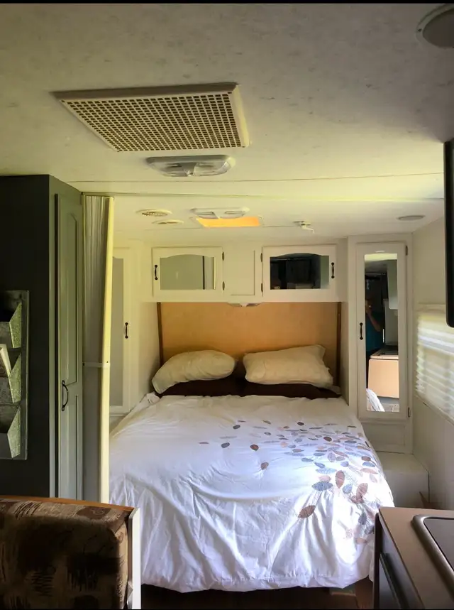 Travel Trailer - Photo 9