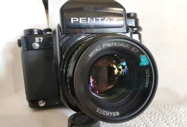 Pentax 67 camera - with 3 lens kit - Photo 3