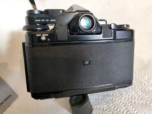 Pentax 67 camera - with 3 lens kit - Photo 4