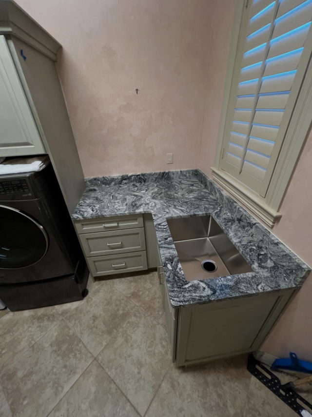 Granite Countertop With Veins 437-522-8447 - Photo 4