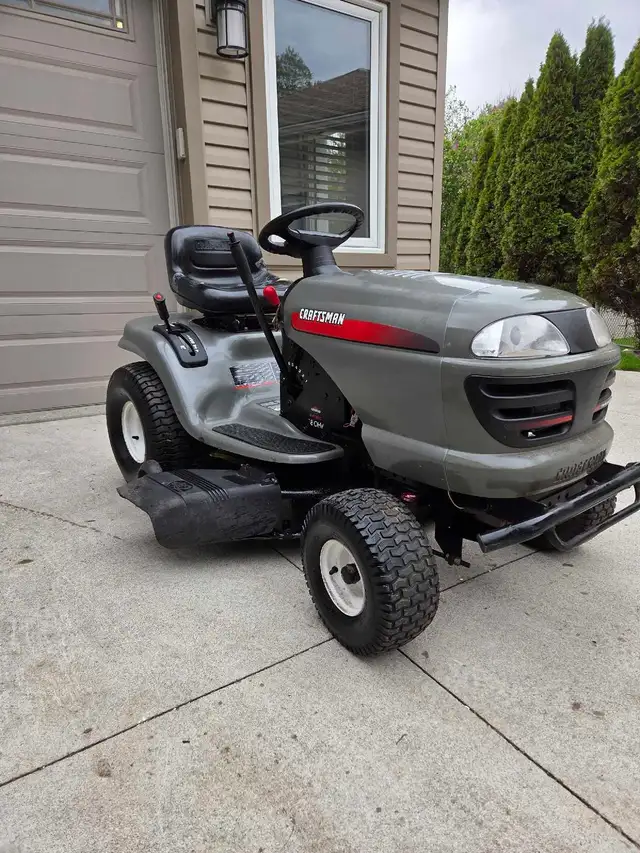 craftsman lt2000 42' lawn tractor