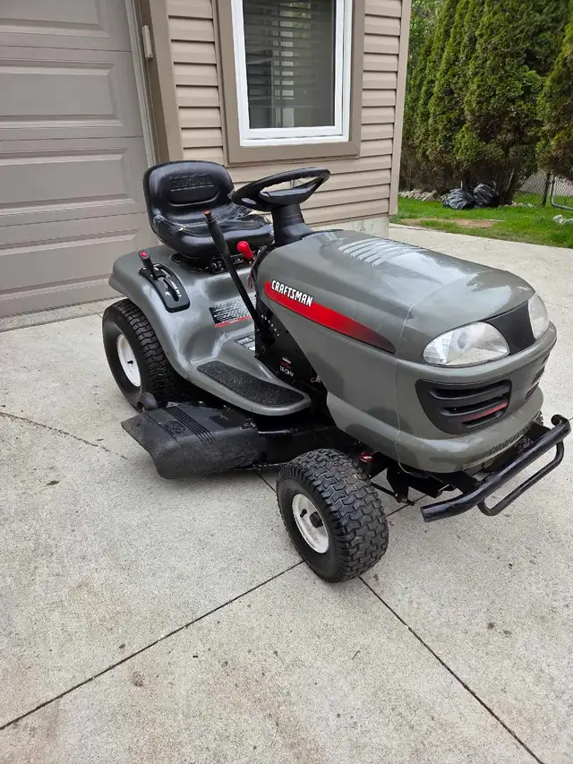 craftsman lt2000 42' lawn tractor - Photo 2