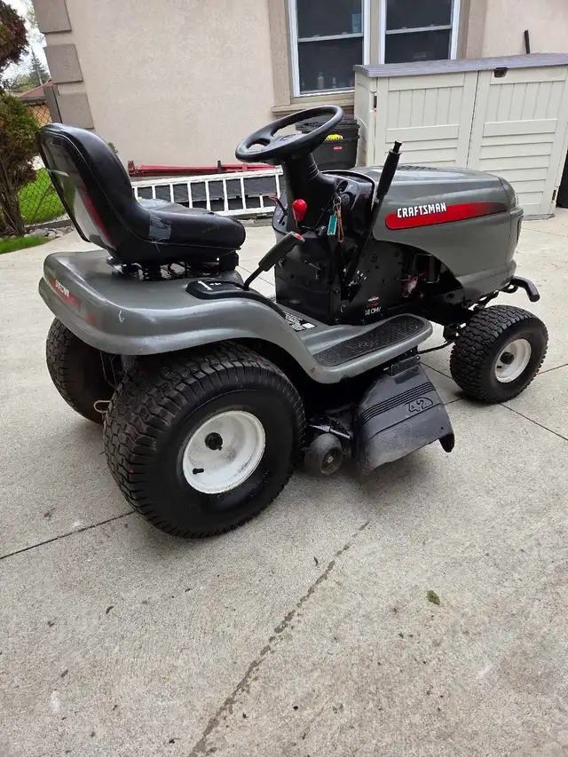 craftsman lt2000 42' lawn tractor - Photo 7