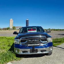 2017 RAM 1500 SLT - 5.7L HEMI, V8 - 127,000 KM
