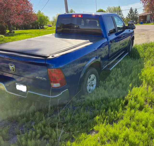 2017 RAM 1500 SLT - 5.7L HEMI, V8 - 127,000 KM - Photo 4