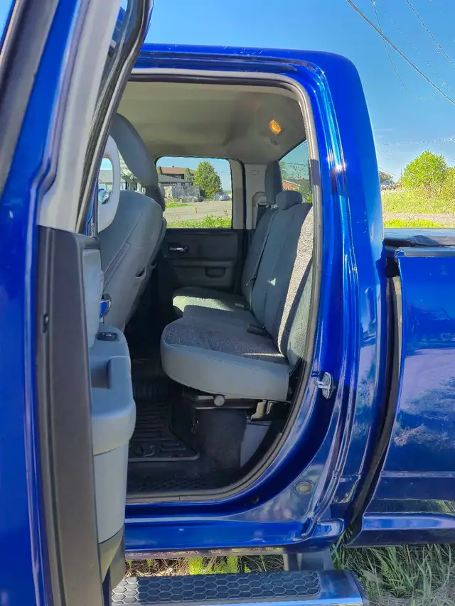 2017 RAM 1500 SLT - 5.7L HEMI, V8 - 127,000 KM - Photo 6