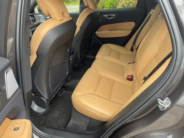 2022 Volvo XC60 B6 - Photo 6