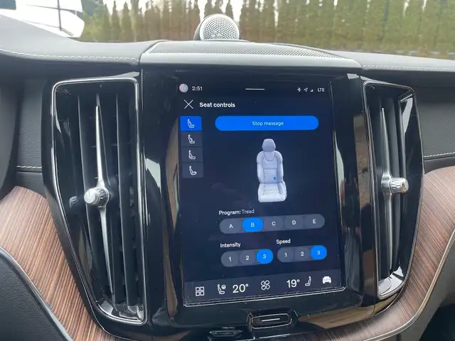 2022 Volvo XC60 B6 - Photo 8