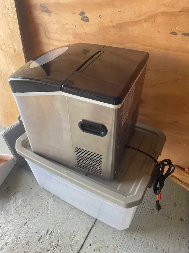 Ice maker