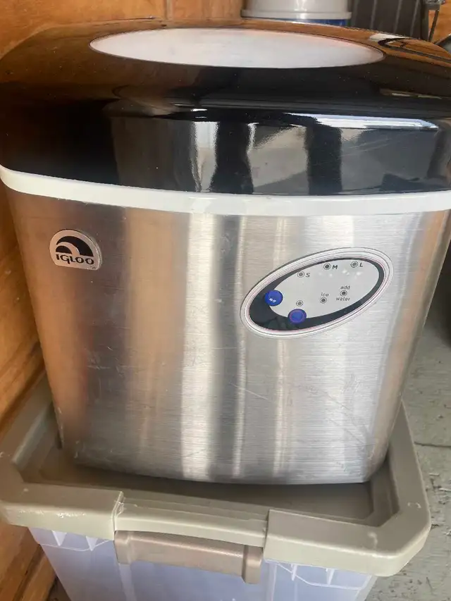 Ice maker - Photo 2