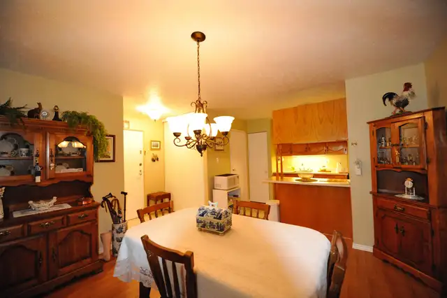 4 1/2 Charlesbourg - Piscine - jardins - août - Photo 12