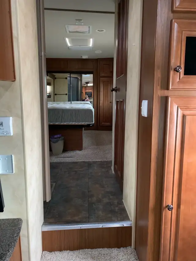 Arctic Fox 5th Wheel - Photo 6