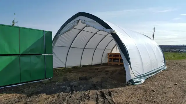 Grand bâtiment en acier robuste - Photo 3