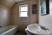 1 room left in coed house - Wyandotte - walk to university - Photo 4