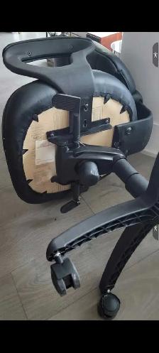 Reclinable leather 6 way. Chair used 1 week - Photo 3
