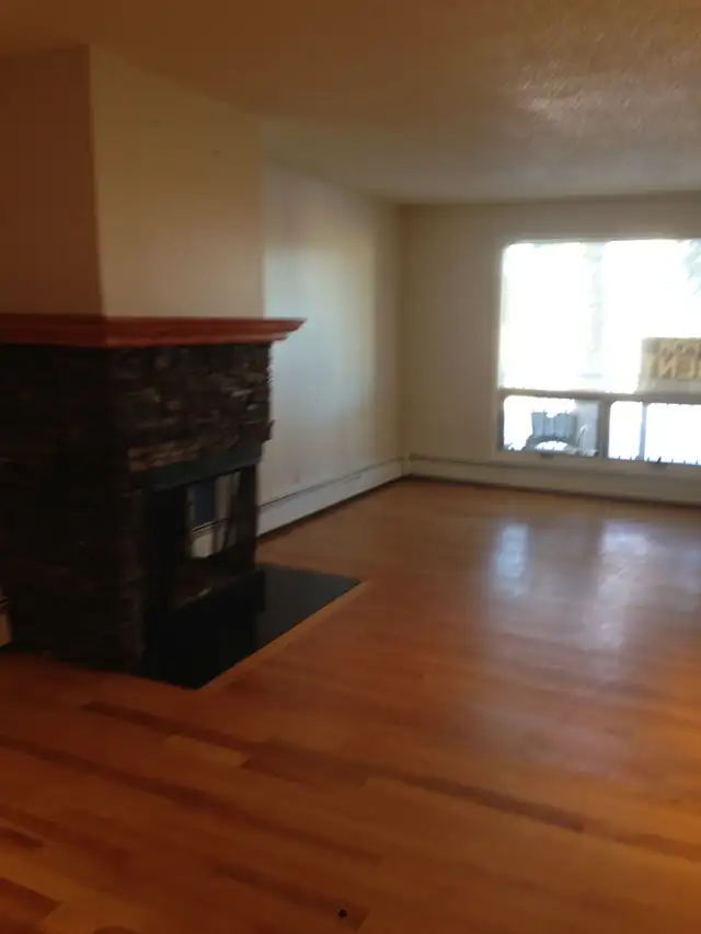 Bankview Condo FOR SALE  $290 K GREAT FOR SENIORS NEW KITCHEN - Photo 7