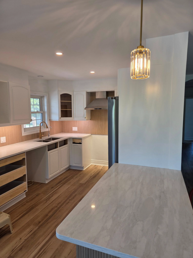 Wooden Countertop With Island 437-522-8447 - Photo 4