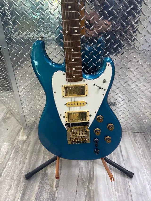 Roland G-505 Electric Guitar - Photo 2