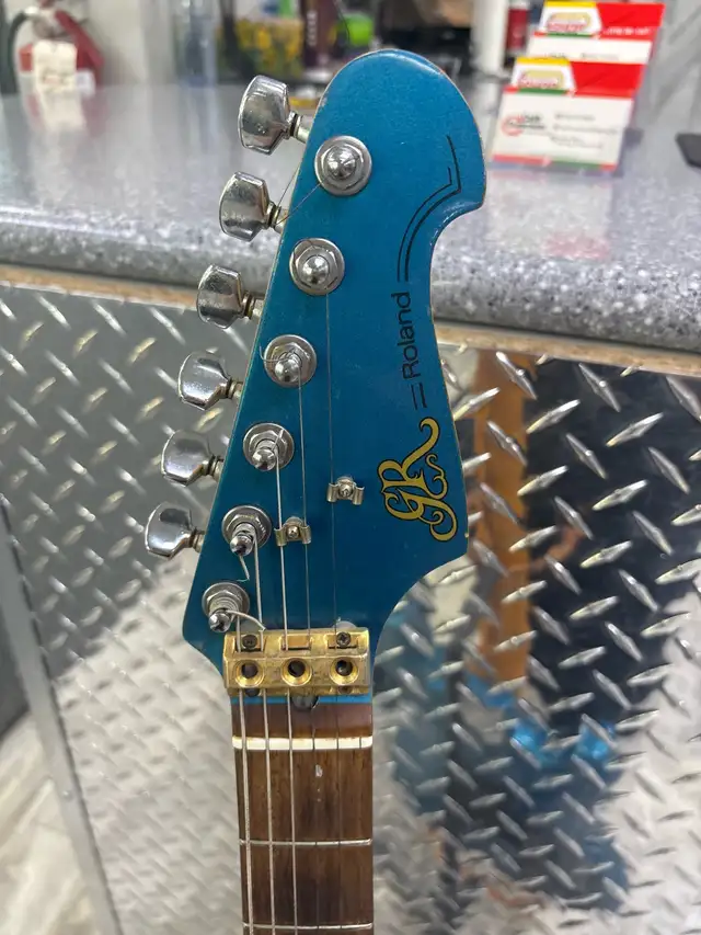 Roland G-505 Electric Guitar - Photo 3