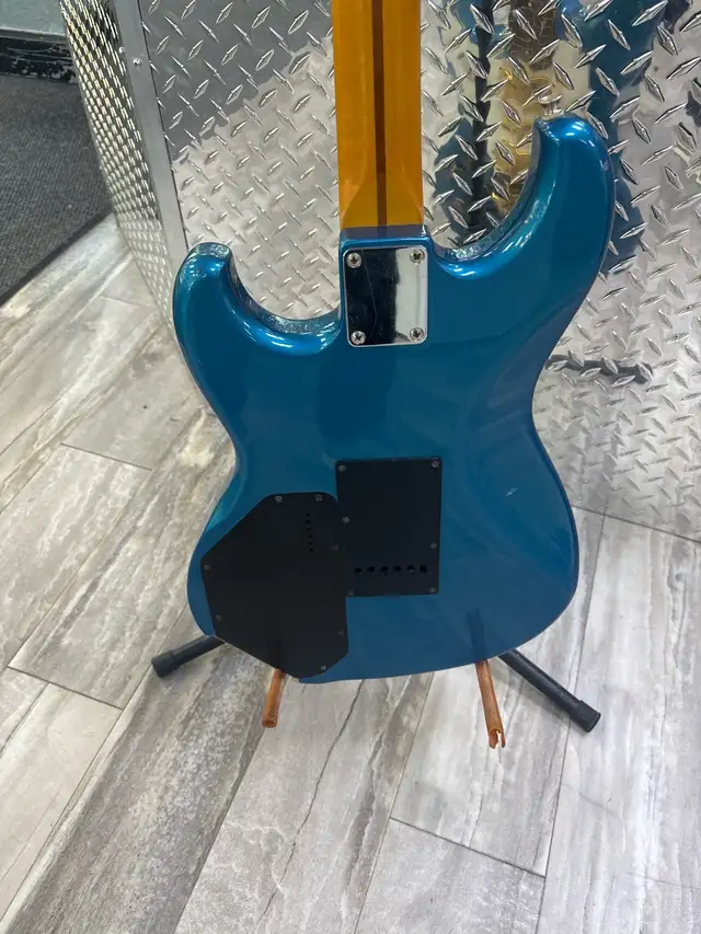 Roland G-505 Electric Guitar - Photo 4
