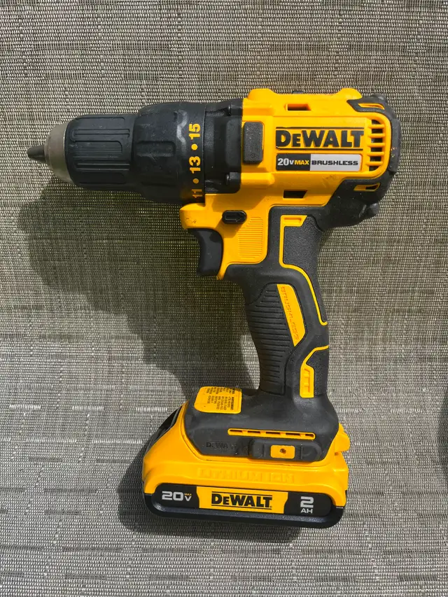 DeWalt 20v Brushless Drill & Battery