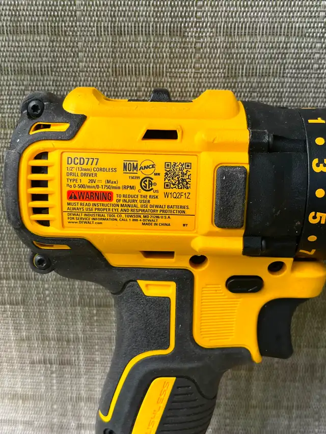 DeWalt 20v Brushless Drill & Battery - Photo 4