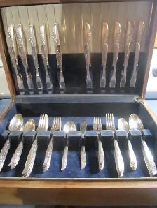 #88-74B  LILAC TIME silverware set for 10 - Photo 2