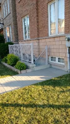 York University - Room with private washroom - Female Only - Photo 2
