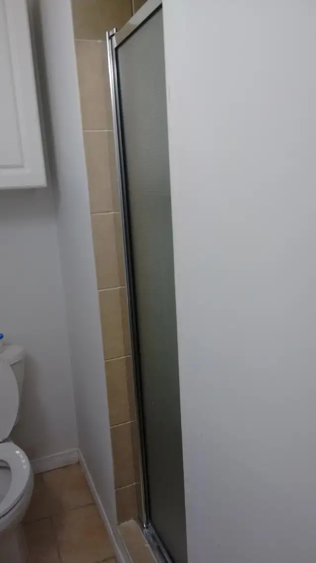 York University - Room with private washroom - Female Only - Photo 5