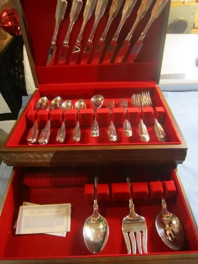 #300   1985 LADY HAMILTON silverware set for 8 - Photo 2