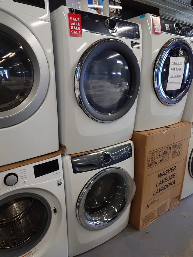 Electrolux '27' White Front Load Washer / Dryer Set on Sale‼️ - Photo 2