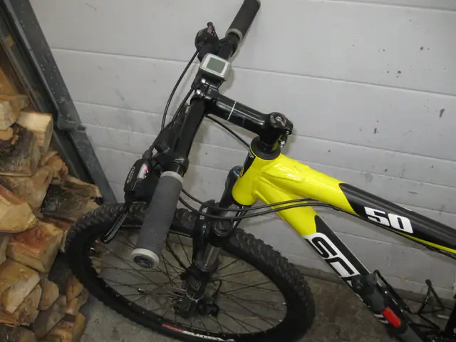 Scott Scale 50 Mountain Bike - $400 - Photo 2