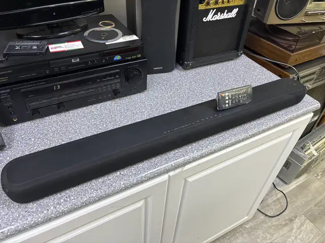 Yamaha YAS-209 Soundbar With Built In Woofers And Remote