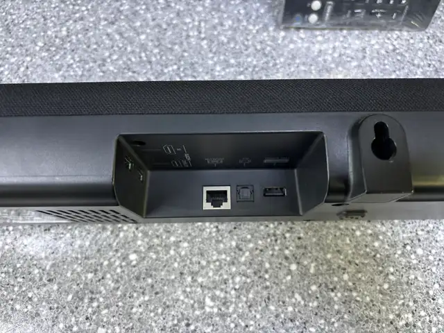 Yamaha YAS-209 Soundbar With Built In Woofers And Remote - Photo 5