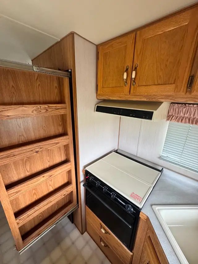 1991 Big Foot 5th Wheel Trailer BFW 26RK - Photo 5