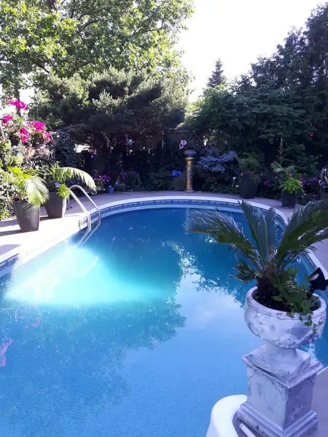 PRIVATE QUEENSIZE   ROOM IN EXE HOME WITHPOOL - Photo 4