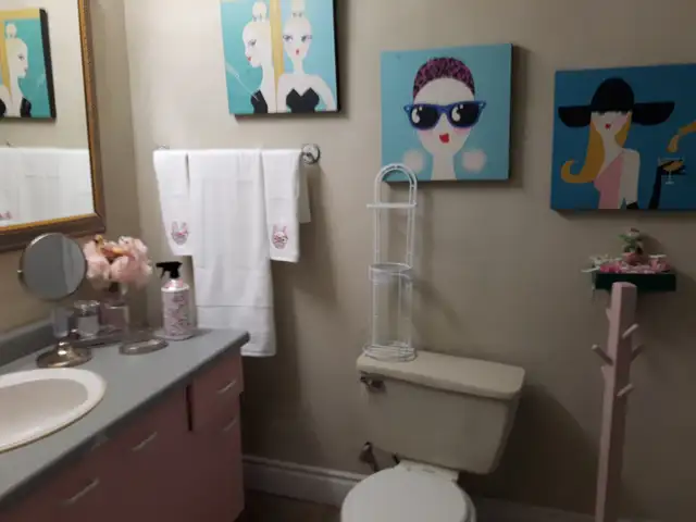 PRIVATE QUEENSIZE   ROOM IN EXE HOME WITHPOOL - Photo 6