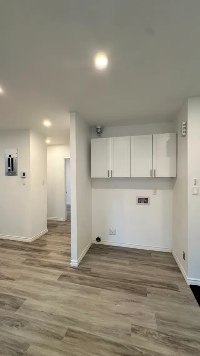 New renovated 4 1/2 apartment southwest (sud-ouest ) for rent - Photo 8