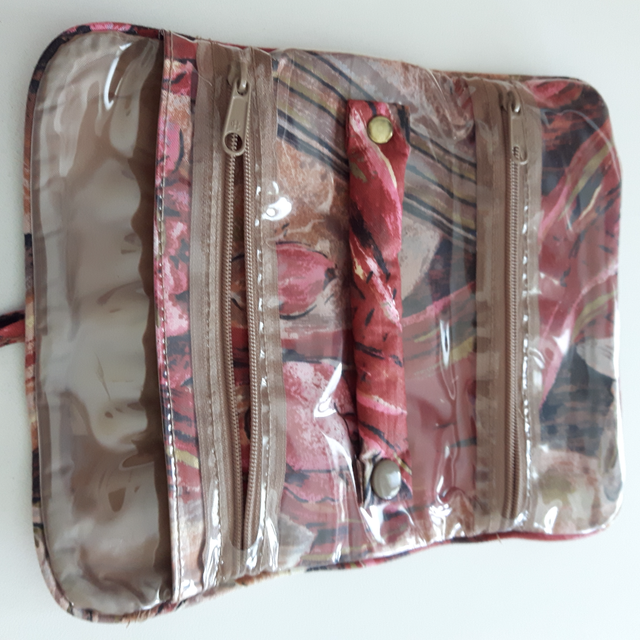 POCHETTE À BIJOUX 7'x8',3 OUVERTURES POUR VOYAGE OU AUTRE $10.00 - Photo 3