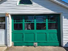 PORTE DE GARAGE ANTIQUE EN BOIS À VENDRE
