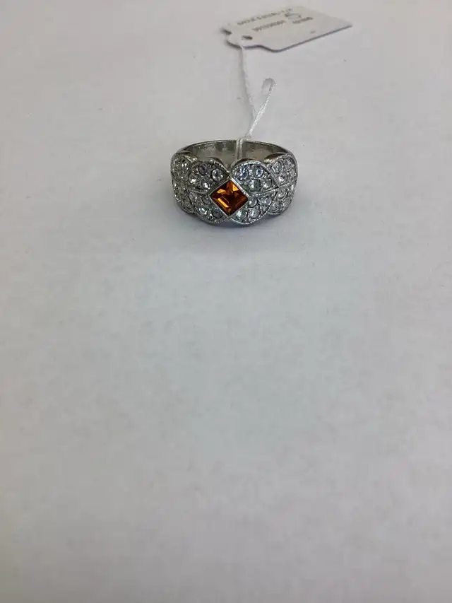 bague en stainless à pierre jaune
